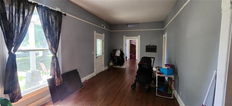 246 14th St, Baxter Springs, KS 66713
