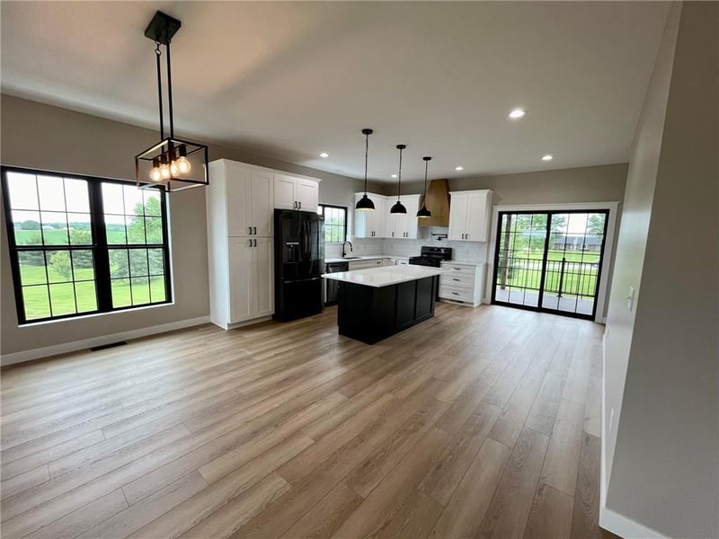25584 Magnolia Cir, Maryville, MO 64468