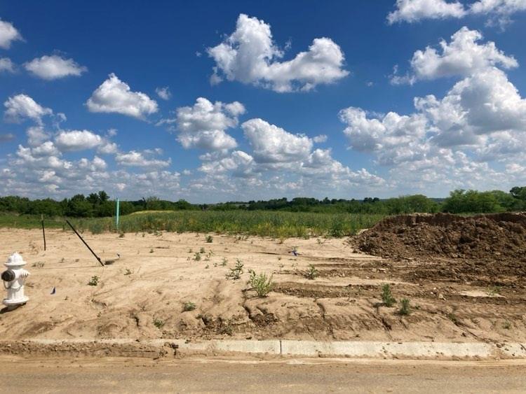 4701 Woodland Shores Ct, St Joseph, MO 64505