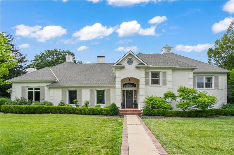 830 W 54th St, Kansas City, MO 64112