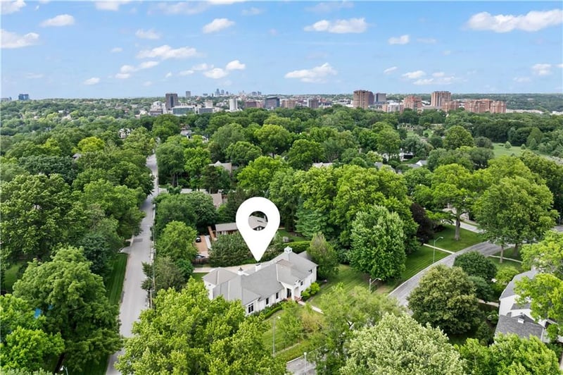 830 W 54th St, Kansas City, MO 64112