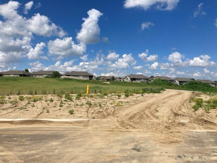 4600 Valley Ridge Dr, St Joseph, MO 64505
