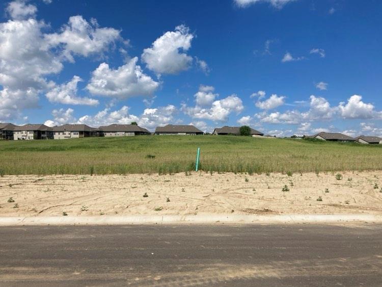 4508 Valley Ridge Dr, St Joseph, MO 64505