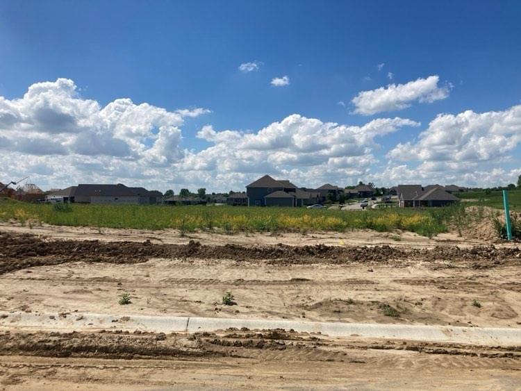 4600 Valley Ridge Ct, St Joseph, MO 64505