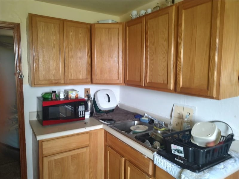 1012 S Jackson St, Laharpe, KS 66751