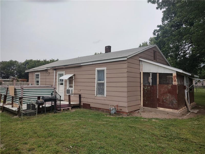 1012 S Jackson St, Laharpe, KS 66751