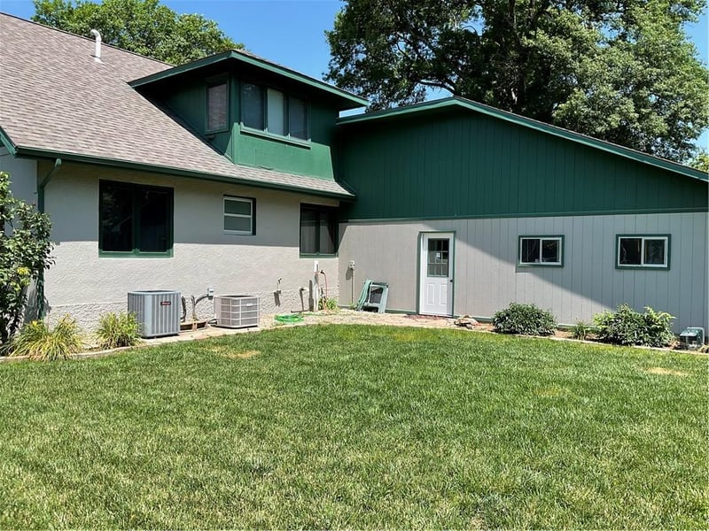 812 S Evergreen Ave, Chanute, KS 66720