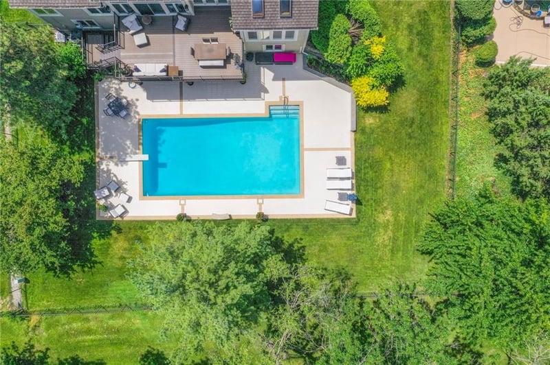 6604 W 132nd St, Overland Park, KS 66209
