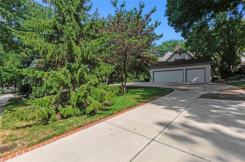 1234 W 58th St, Kansas City, MO 64113