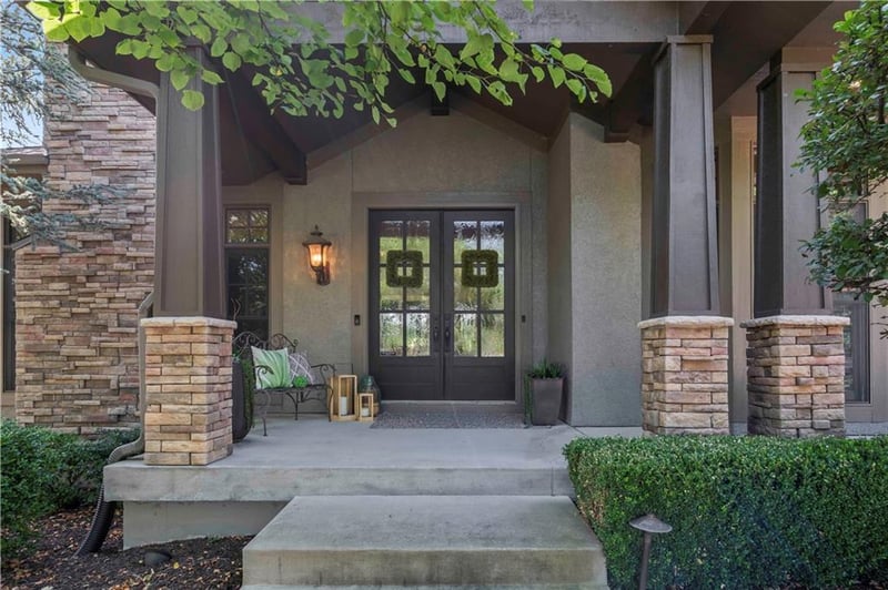 16617 Rosewood St, Overland Park, KS 66085