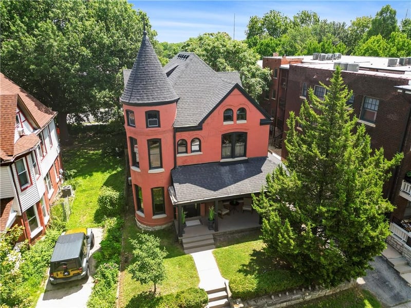 2839 Campbell St, Kansas City, MO 64109