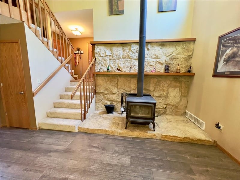 14305 35th St, Perry, KS 66073