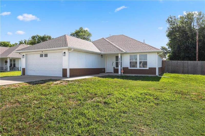 3242 Cc Ave, Baxter Springs, KS 66713