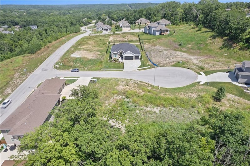 12204 Walnut St, Kansas City, MO 64146