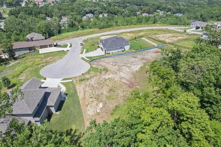 12215 Walnut St, Kansas City, MO 64146