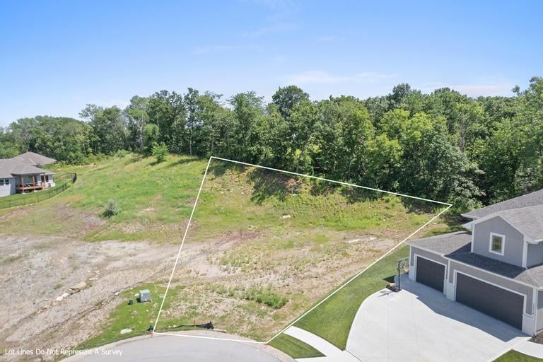 12215 Walnut St, Kansas City, MO 64146