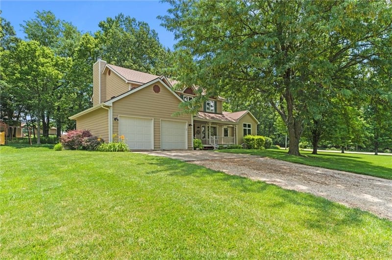 25536 Deer Ridge Dr, Lawrence, KS 66044