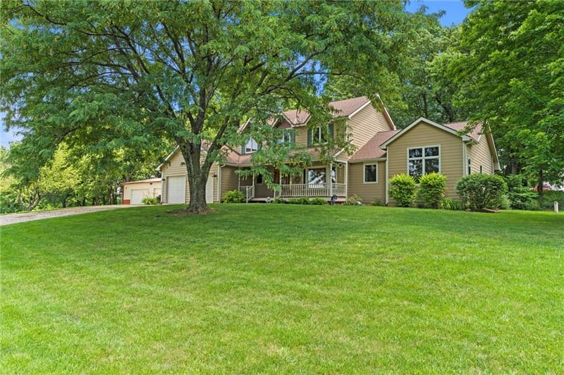 25536 Deer Ridge Dr, Lawrence, KS 66044