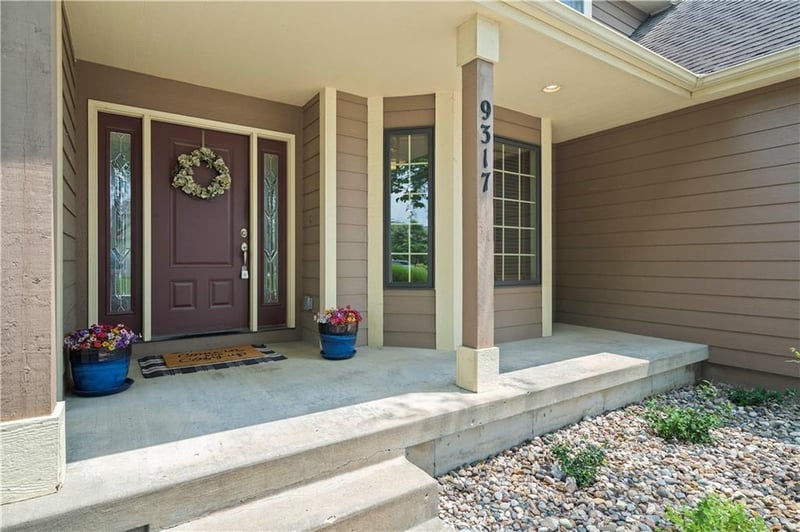 9317 E Pleasant Ave, Kansas City, MO 64138