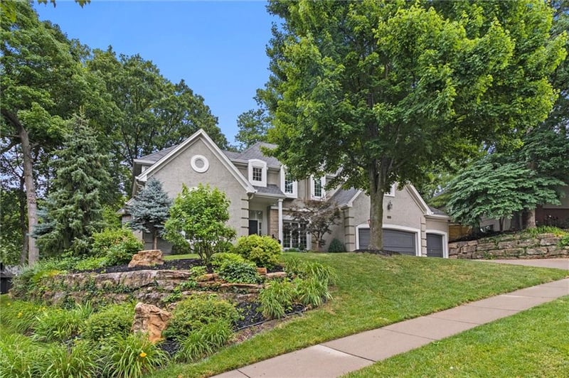 4709 N Hickory Ct, Kansas City, MO 64116