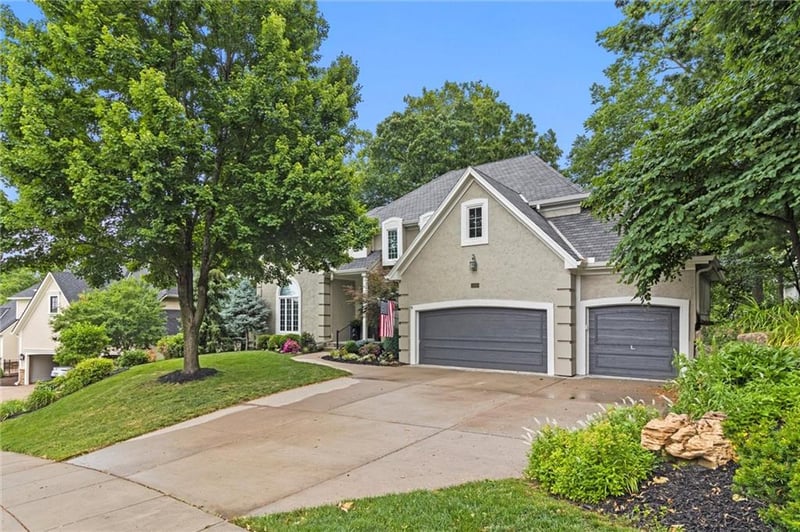 4709 N Hickory Ct, Kansas City, MO 64116