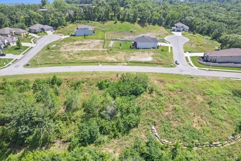 104 122 St, Kansas City, MO 64146