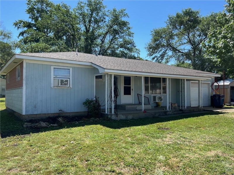 110 N Lincoln St, Yates Center, KS 66783