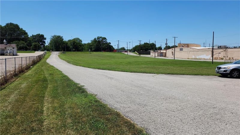 9601 Blue Ridge Blvd, Kansas City, MO 64134