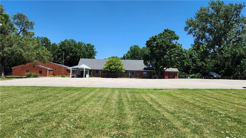 9601 Blue Ridge Blvd, Kansas City, MO 64134