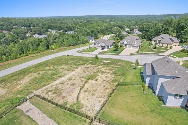 12204 Grand Ave, Kansas City, MO 64146