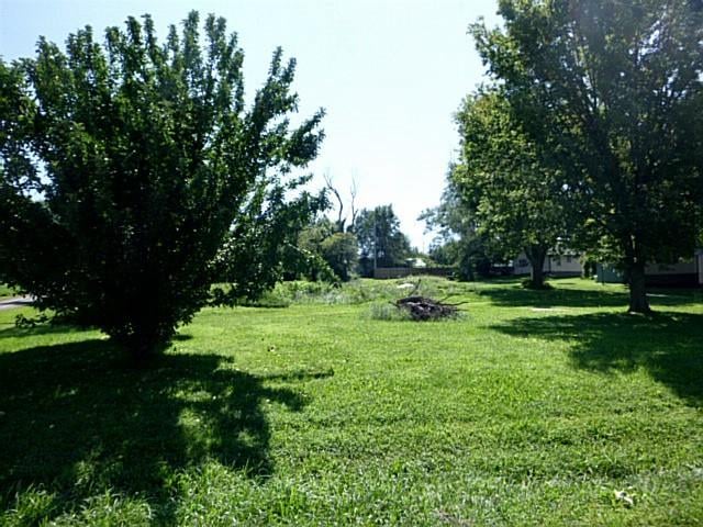 W 3rd St, Burlington Jct, MO 64428