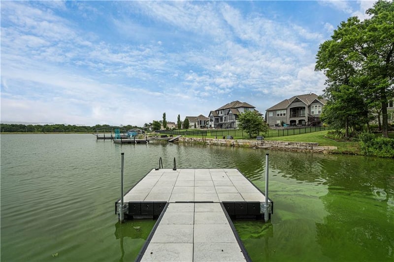 1116 Lakecrest Cir, Raymore, MO 64083
