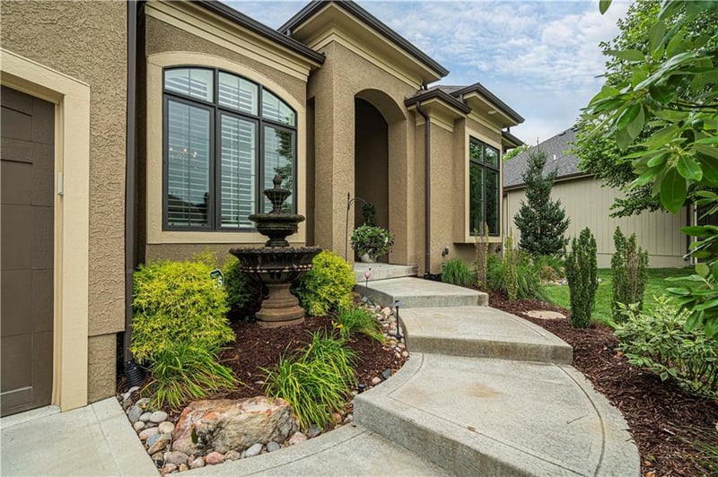 1116 Lakecrest Cir, Raymore, MO 64083