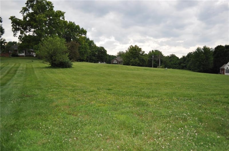 4313 Hidden Valley Dr, St Joseph, MO 64506