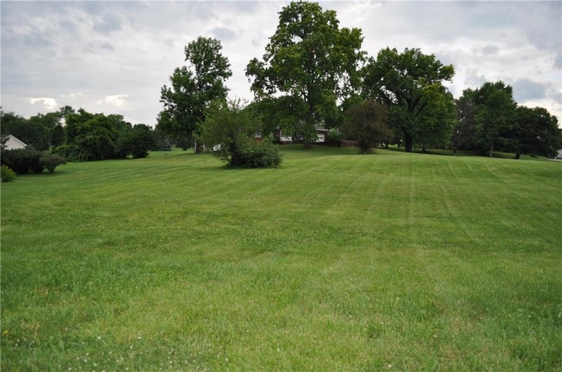 4311 Hidden Valley Dr, St Joseph, MO 64506