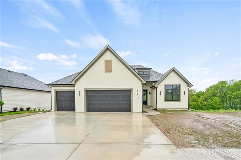 8736 N Lewis Ave, Kansas City, MO 64157
