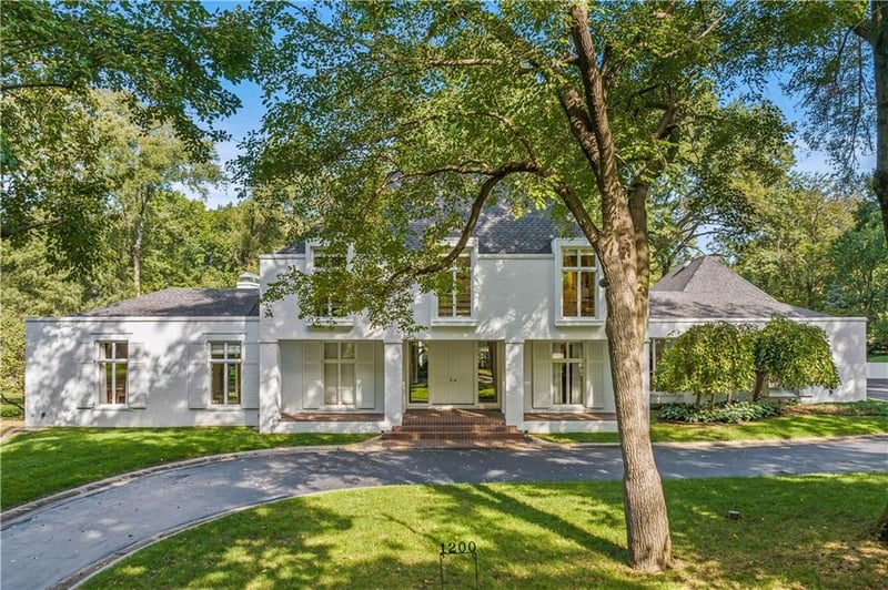 1200 W 57th Ter, Kansas City, MO 64113