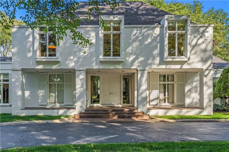 1200 W 57th Ter, Kansas City, MO 64113