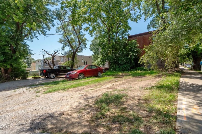 615 W 20th St, Kansas City, MO 64108