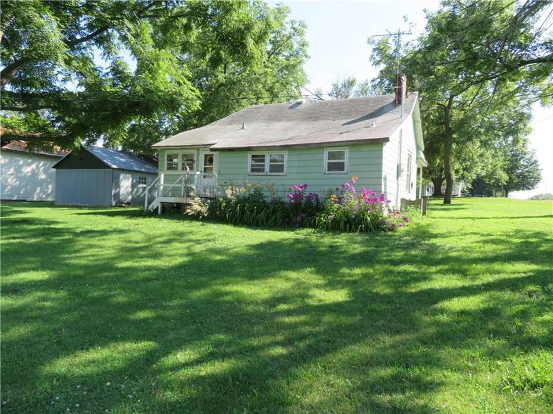 220 Locust St, Nortonville, KS 66060