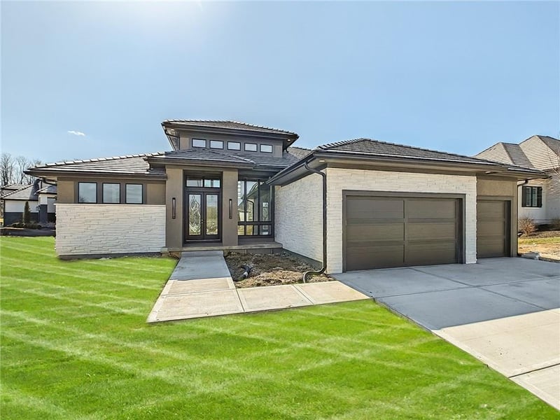 6101 58th St, Kansas City, MO 64151