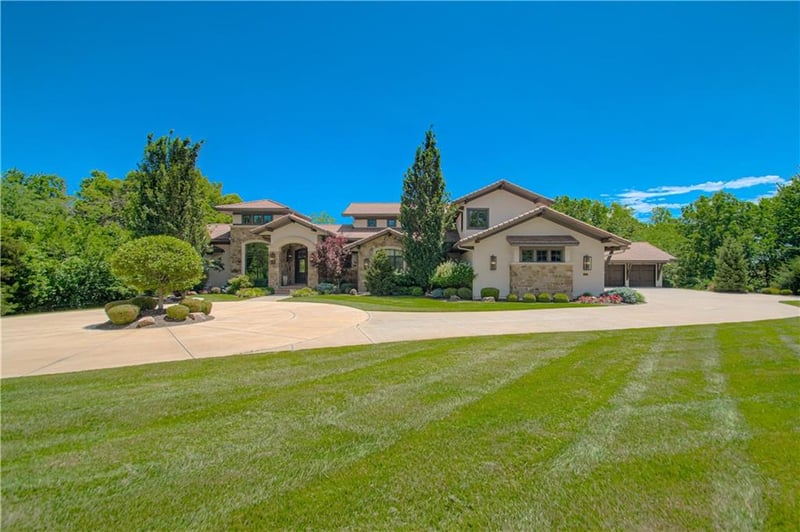 10875 W 192 Nd Pl, Overland Park, KS 66083