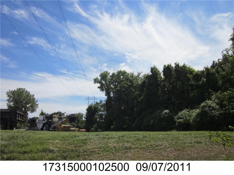 1409 Russell Rd, Kansas City, MO 64116
