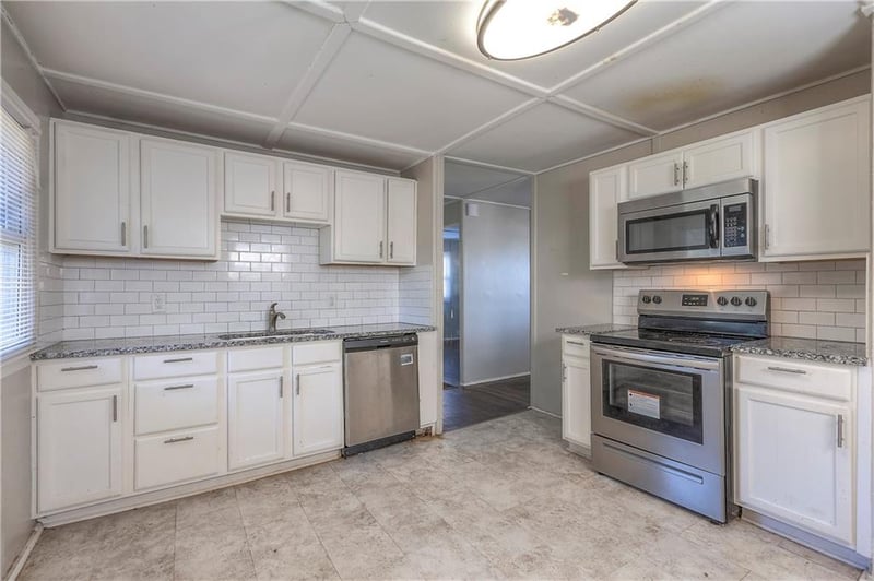4412 N Virginia Ave, Kansas City, MO 64116