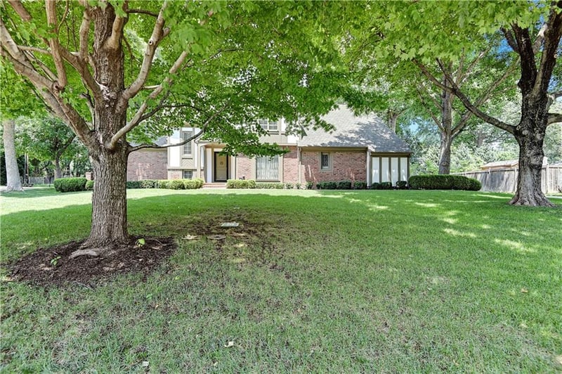 4204 W 102nd St, Overland Park, KS 66204