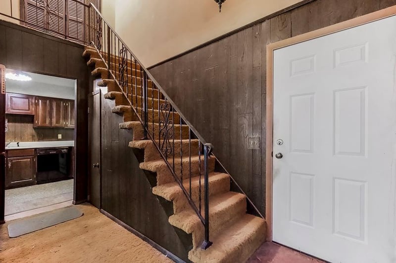 5488 NW Venetian Dr NW, Kansas City, MO 64151