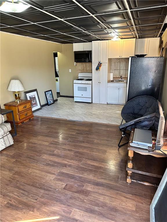 6700 E 18th St, Kansas City, MO 64126