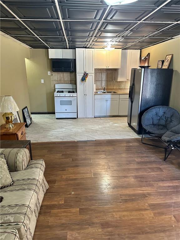 6700 E 18th St, Kansas City, MO 64126
