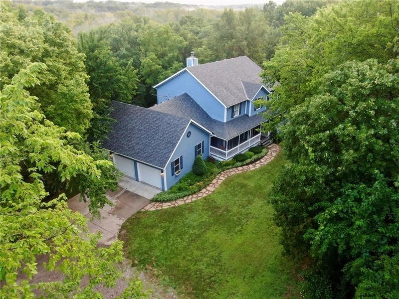 5934 Oak Grove Rd, Kansas City, KS 66106