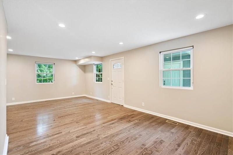 15490 Quivira Rd, Overland Park, KS 66221